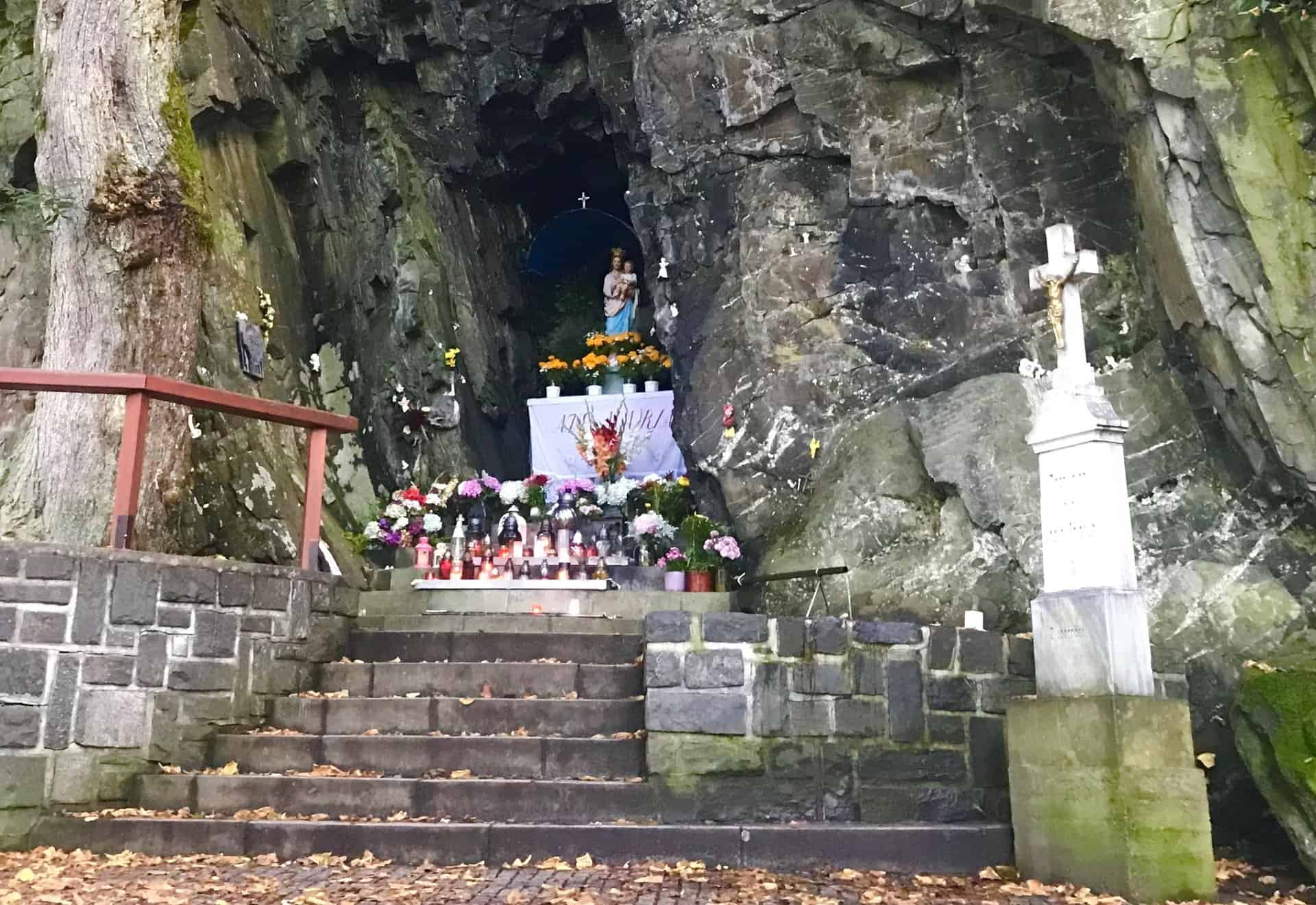 FP2 - Panna Marie ve skále