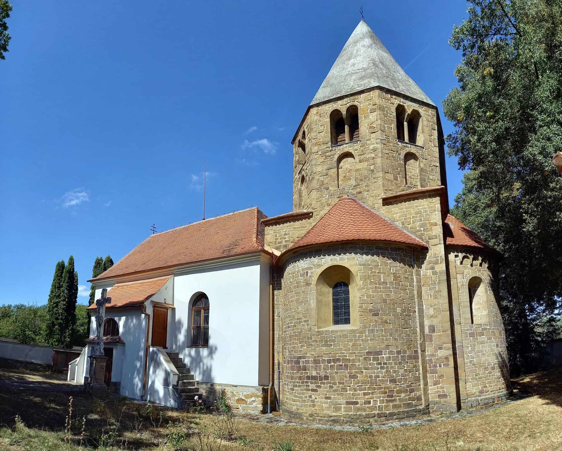 FP6 - Řeznovice, románský kostel sv. Petra a Pavla